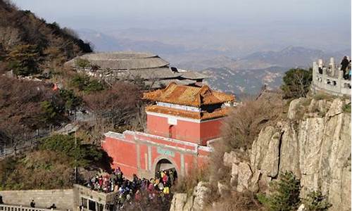 泰山的旅游景点简介_泰山的旅游景点简介作文